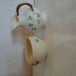 BELLEEK SHAMROCK CREAM AND SUGAR VINTAGE IRLAND $29.00